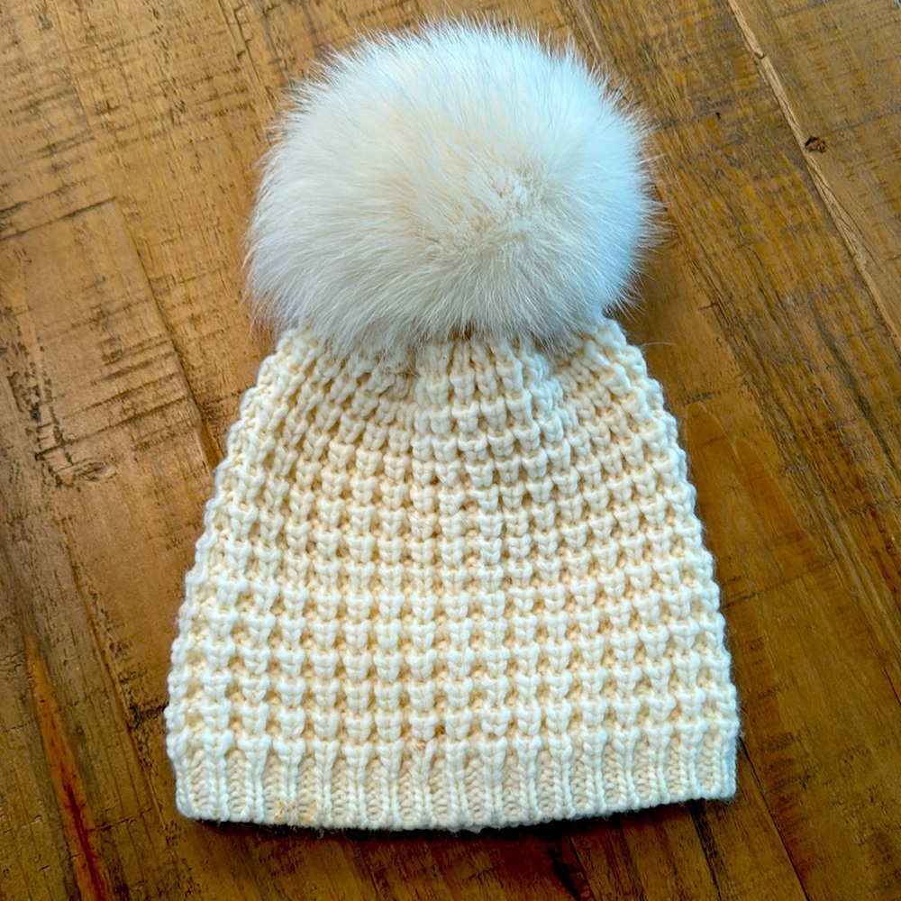 Kyi Kyi Canada Genuine Fox Pom Pom Hat